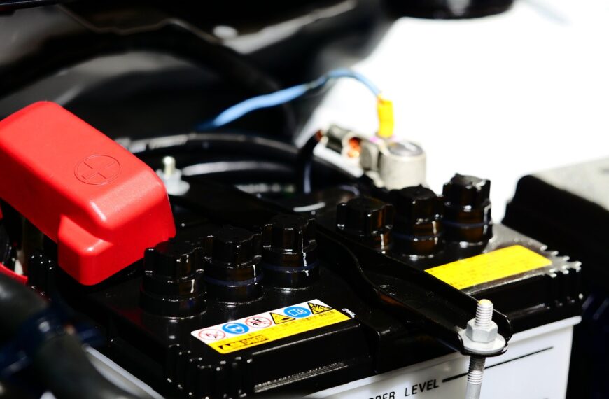 Jak podłączyć akumulator do auta: Proste&hellip;