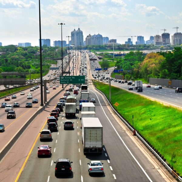 Warszawa – Łódź odległość: Przykładowe obliczenie trasy i czasu podróży.