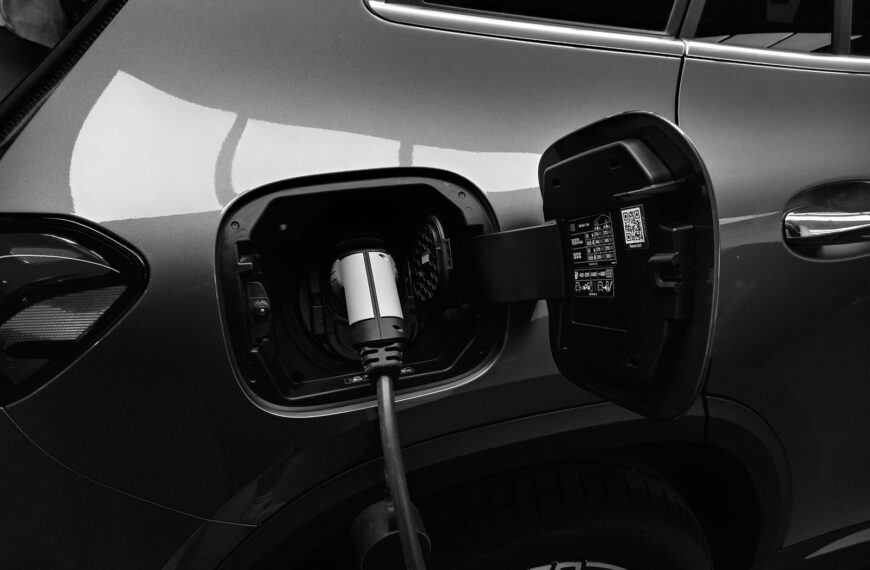 Elektromobilność w Polsce: Infrastruktura i perspektywy rozwoju.