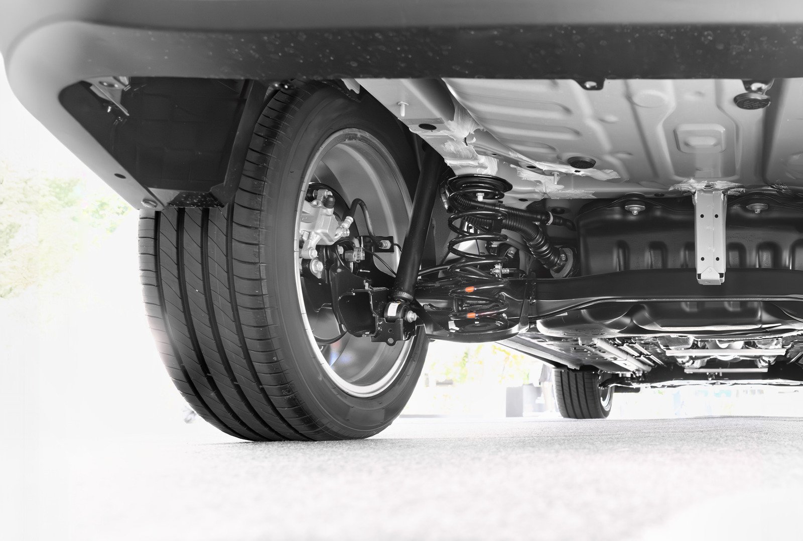 Adaptacyjne zawieszenie w nowoczesnych pojazdach: Komfort i bezpieczeństwo