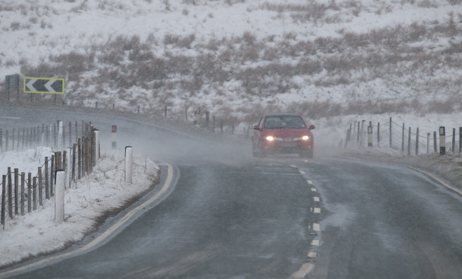 Wpływ zimowych warunków na systemy wspomagania jazdy: Jak przygotować auto na sezon