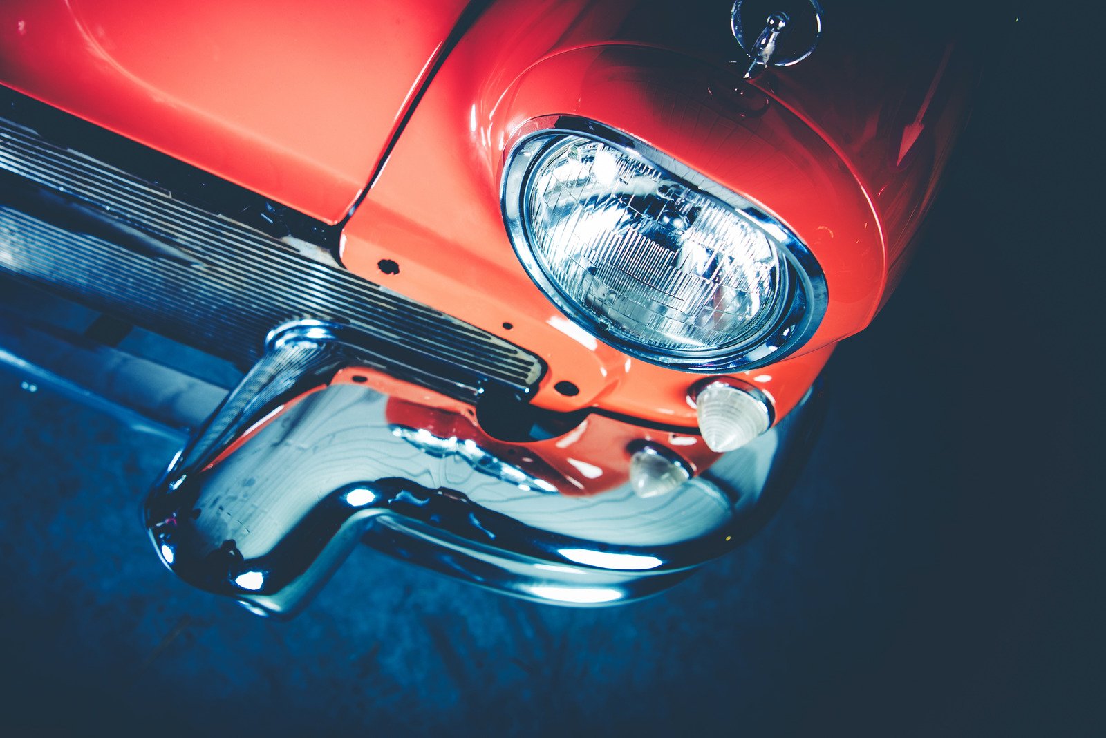 Pojazdy zabytkowe a współczesne technologie: Jak nowe rozwiązania wpływają na ochronę klasyków.