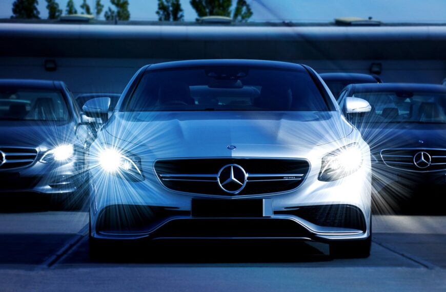 Ewolucja technologii LED w motoryzacji: różnice, zalety i zastosowania w nowych modelach samochodów.