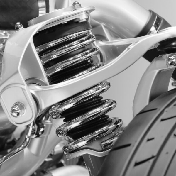 Historia pneumatyki w zawieszeniach samochodowych: od pierwszych systemów do współczesnych rozwiązań.