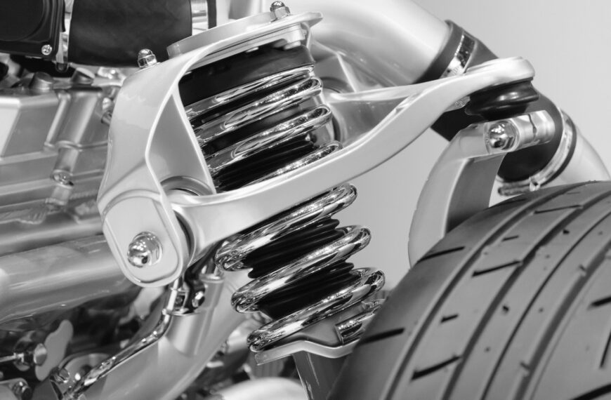 Historia pneumatyki w zawieszeniach samochodowych: od pierwszych systemów do współczesnych rozwiązań.